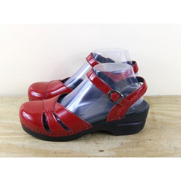 Dansko Shoe Womens 39 Cherry Red Patent Leather Maeve Mary Jane Clogs - Picture 1 of 8